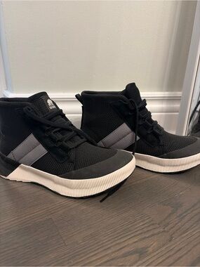 Sorel Women’s Out N About III Mid Sneaker